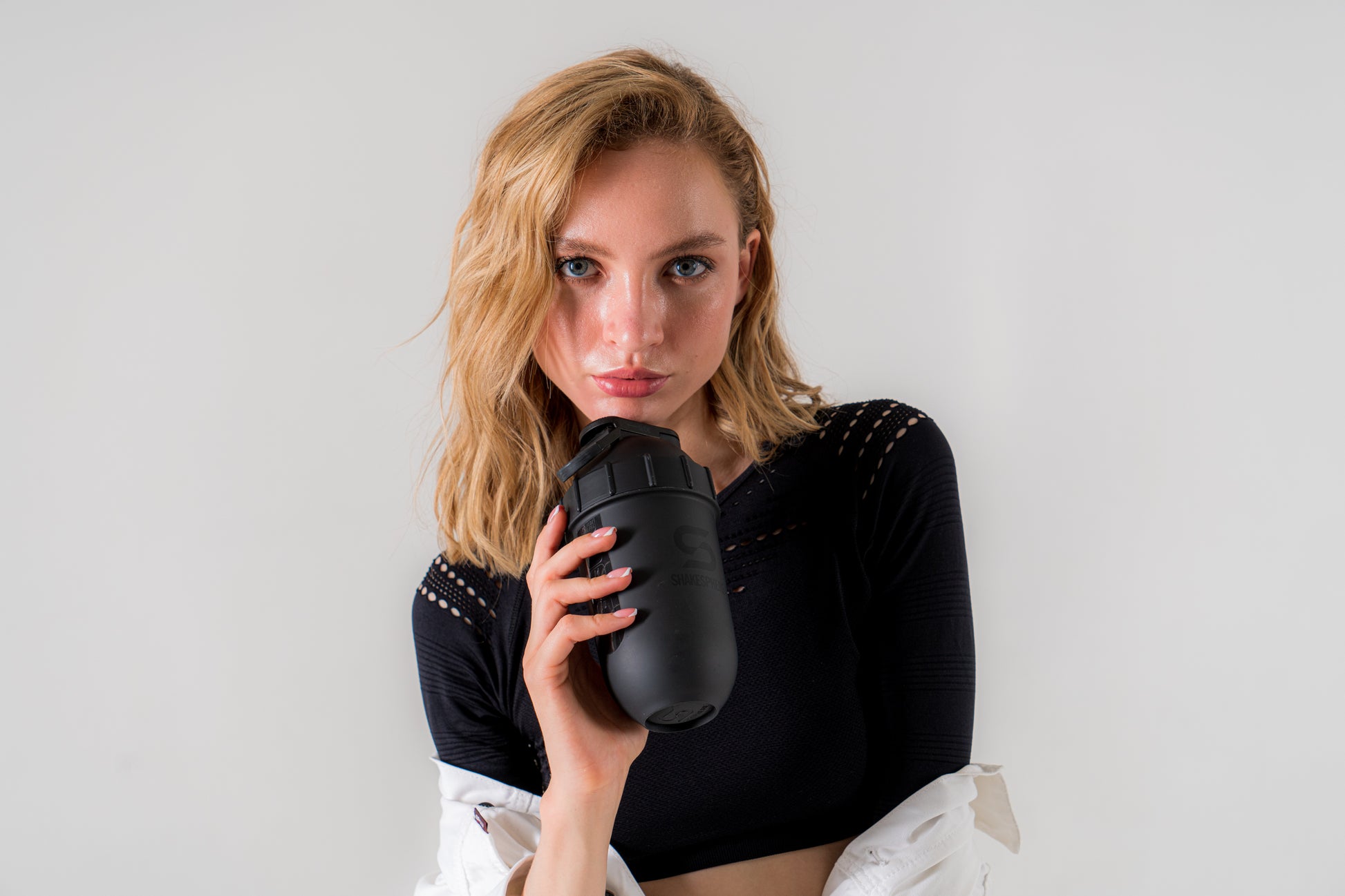 700mls ShakeSphere Tumbler View Matte Black/ Black Window